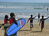 DEKOM Surfing School